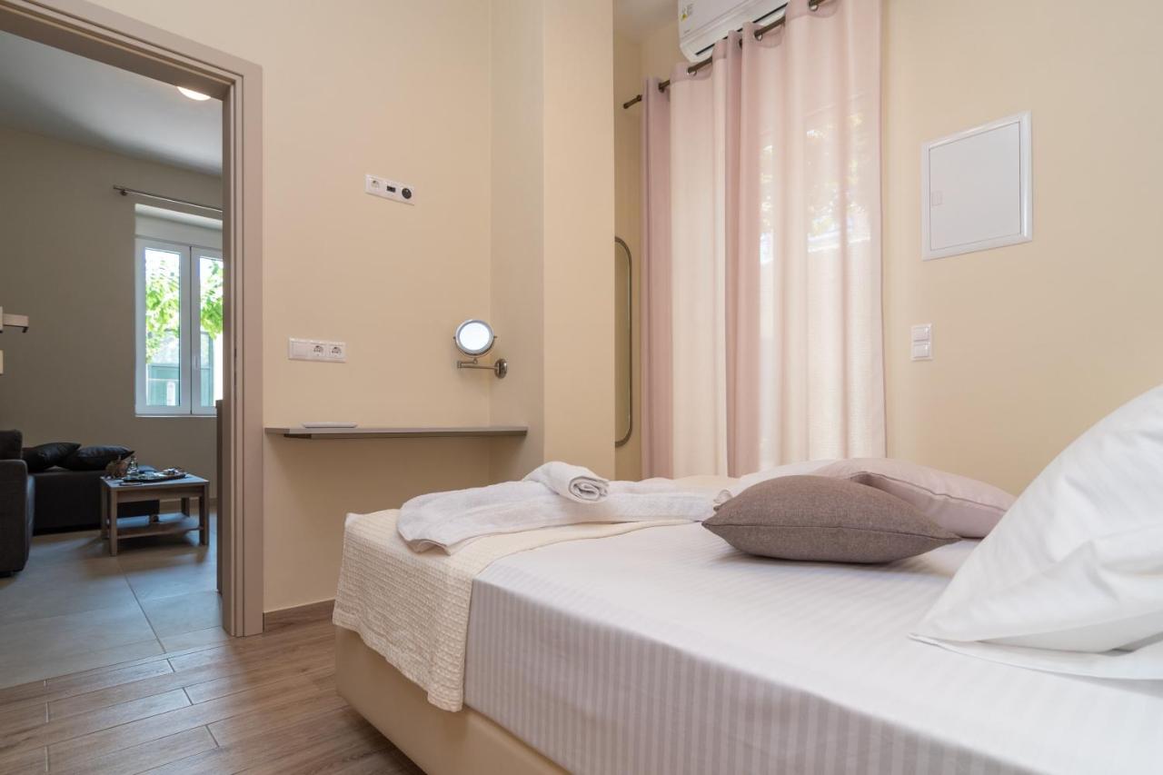 Gemma Apartments Palaiochora Exterior foto